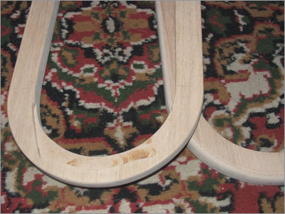 С обратной стороны сделаны углубления