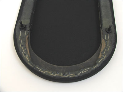 Ткань закреплена и проклеена по контуру. Установлен крепеж